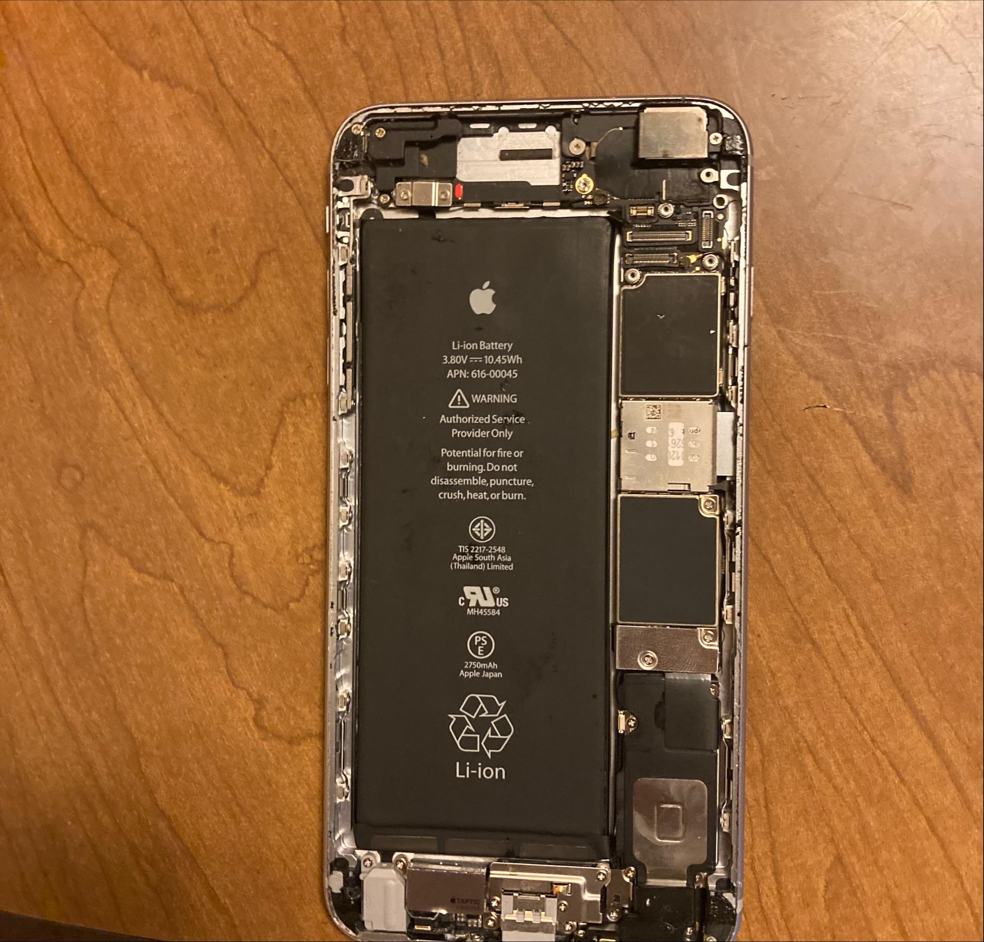 Broken iPhone 6s Plus that will be repaired